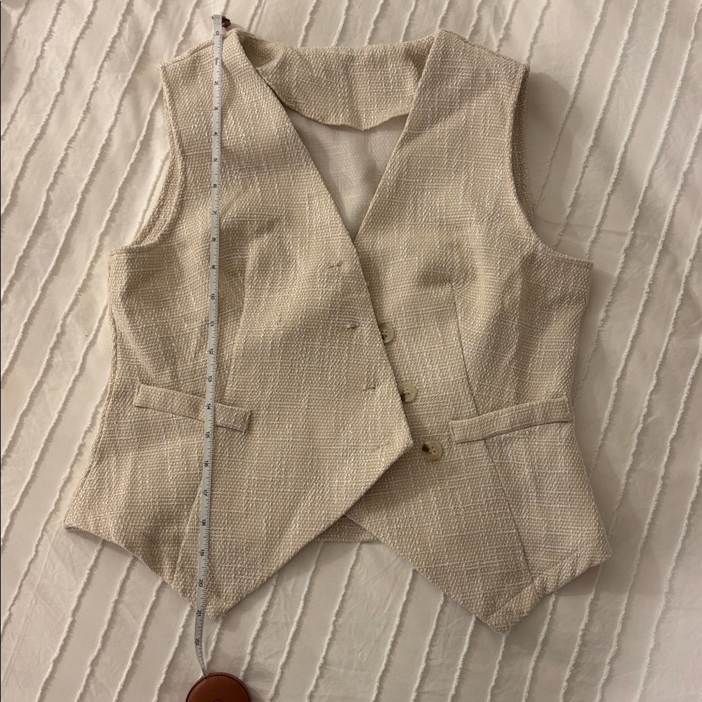 Beige Linen Button-Up Vest - Picture 6 of 6